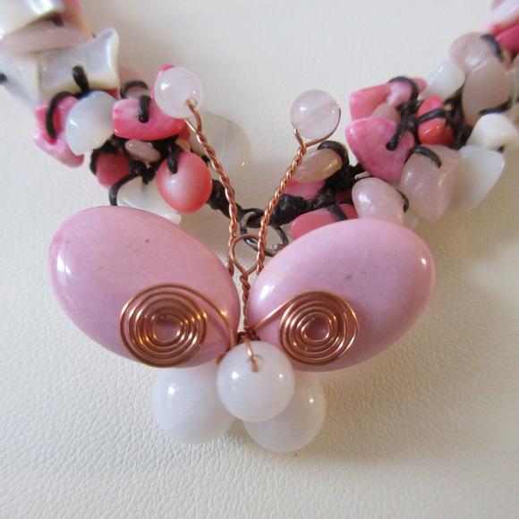 Butterfly Shape Natural Shell Necklace - Picture 2 of 4